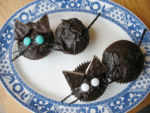 Black cat cupcakes