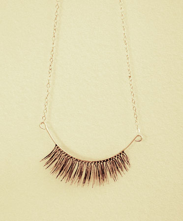 eyelash-necklace-0a