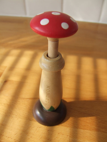 Mushroom pen