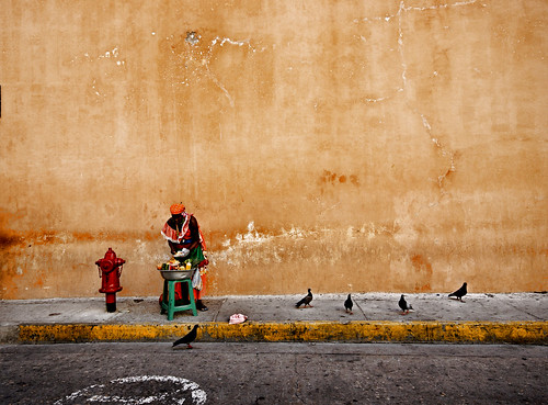 hi-res photo of the day:  Cartagena Vendor (3872 x 2592)
