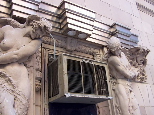 Air conditioners disfigure every facade!
