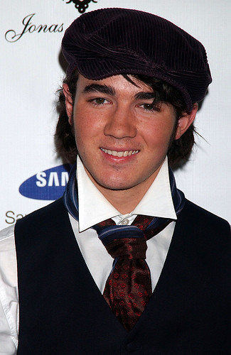Kevin-Jonas-Hat by JoBroDemiVeronicasFan08.