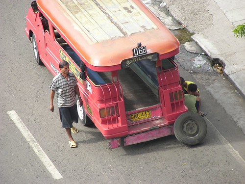 Cebu City - Jeep Flat Tire by man_from_cancun.