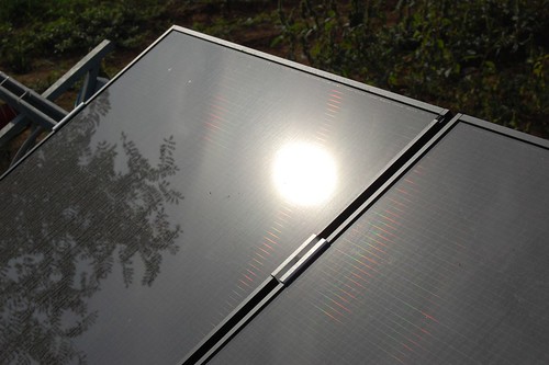 Impianto solare fotovoltaico - foto di Sundust_L