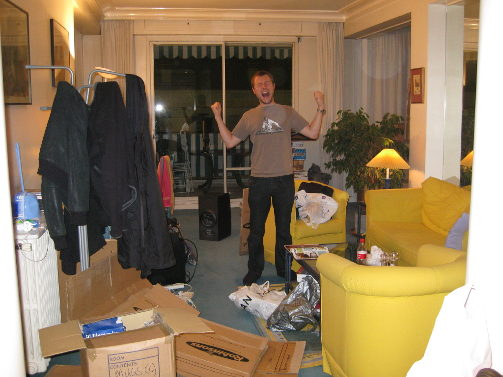 Dan Unpacking