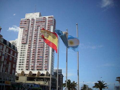 Banderas de España y Argentina