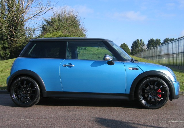 mini coopers electricblue jcw chillipack 18jcwalloys
