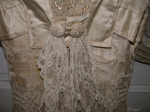 Keywords vintagelouie vintage gown Brussels gown lace train