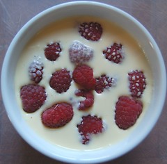 raspberry and mascarpone brûlée