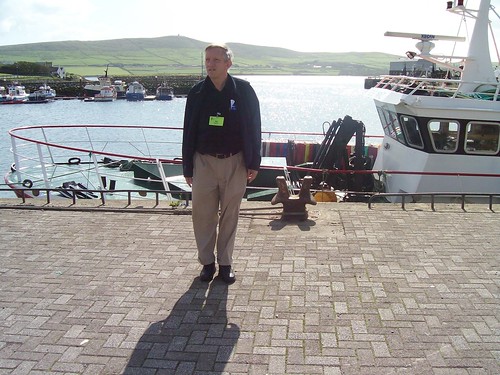 Ireland - Bob at Dingle harbor