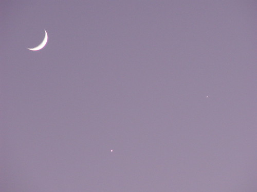 Moon-Venus-Jupiter Conjunction 1, 1 Dec. 2008