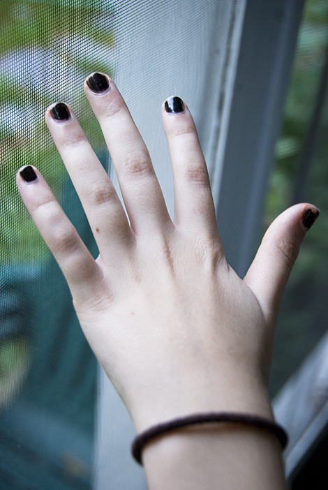 black-nail-polish