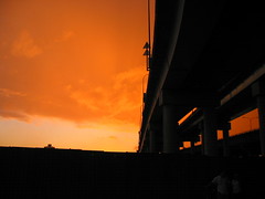 橋下看夕陽