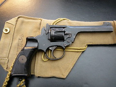 wwii pistol revolver madeinengland webley reshot enfieldno2mk1