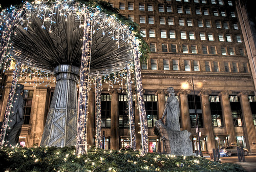 Christmas lights on Chicago Board of Trade Plaza