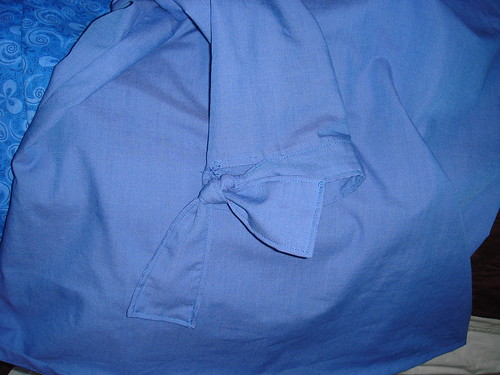 Detail of sleeve ties