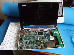 Aspire One in pieces