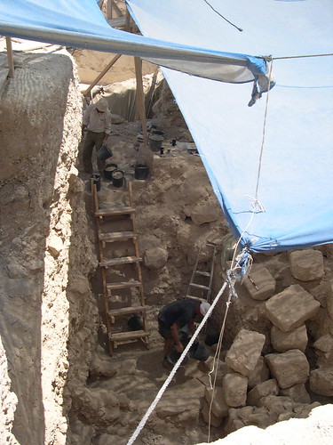Archeologists Digging ©  upyernoz