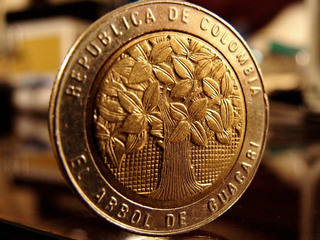 moneda colombiana photo