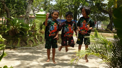 Mudik 2008 - Loncatan Ponakan