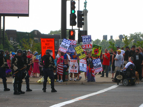 Fred Phelps, cops and protesters