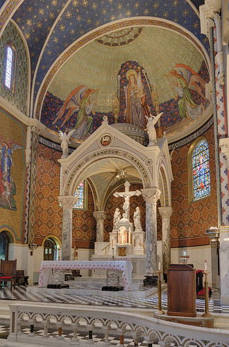 Saint Cecilia Roman Catholic Church, in Saint Louis, Missouri, USA - sanctuary 1