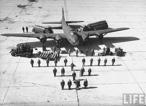 Warbird picture - B-17 crew
