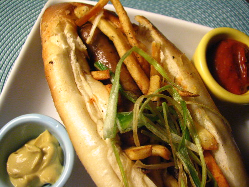 Sandwich de Merguez with Fried Leeks and French Fries
