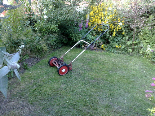 Carbon-Neutral Reel Lawn Mower!