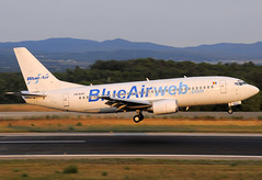 BlueAir B737-377 YR-BAC GRO 28/08/2008