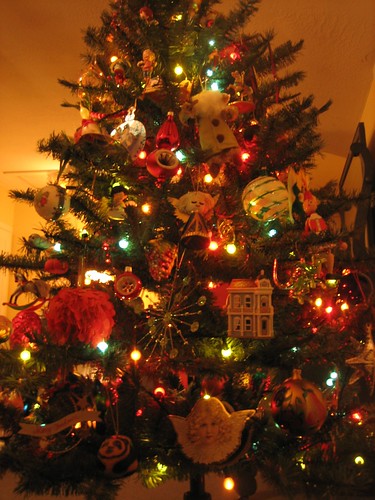 081204. my beautiful christmas tree.