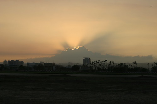 你拍攝的 台中機場:夕陽照 1。