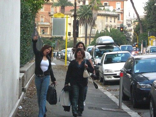 Ida, Maha and Zahir walking to Via Veneto