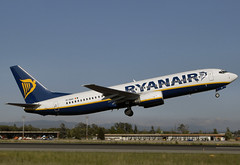 Ryanair B737-8AS EI-DAZ GRO 25/06/2005