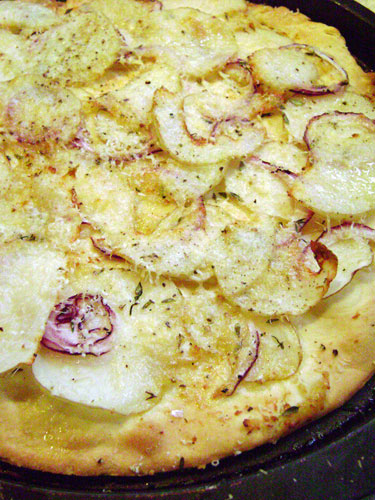 Potato Pizza by mel_bedggood