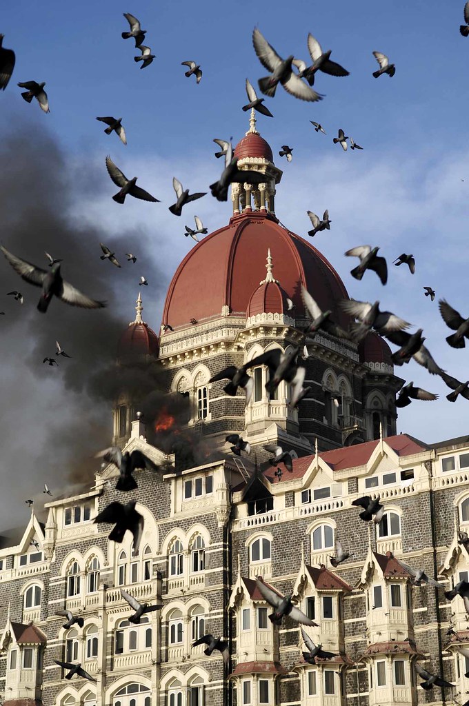 burning taj mahal hotel