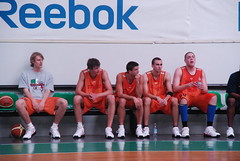 De izquierda a derecha: Norel, Motiejunas, Kalnietis, Mladjan y Stimac. Foto: artigasdanes.