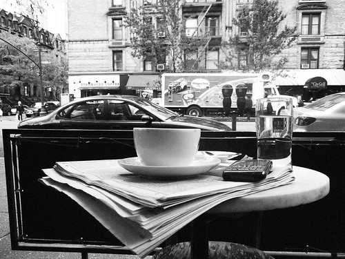 city street scene. arte cafe new york city street