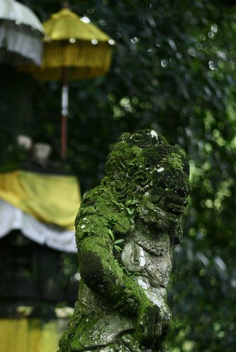 Tirta Empul statue