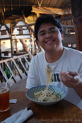 Oh My Gulay Baguio - Happy Huneeesh with his Kabute Pasta at PhP 100.00