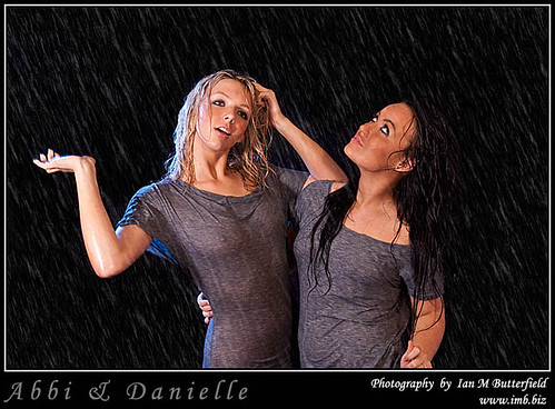Sexy Women In Rain 100