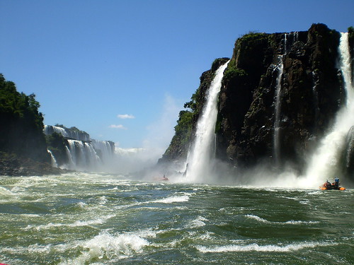 Cataratas del Iguazú por ► Play.