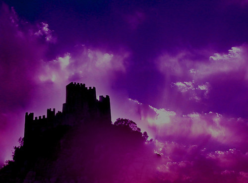 Castelo de nuvéns azuis e rosa