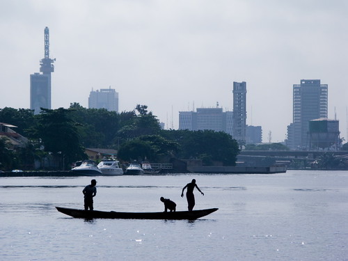 Fishermen, Lagos, Nigeria, Africa por E. B. Sylvester.