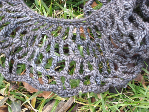 Silky Merino frilly scarf