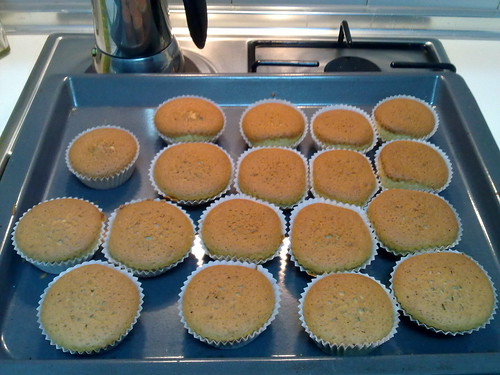 Vanilla cupcakes (Primrose Bakery recipe)