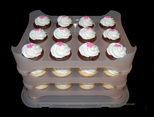 Cupcake courier with flower cupcakes