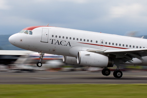 TACA Airlines - Airbus A319-132 (N521TA) por Fabster3333.