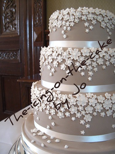 Sarah Anthony 39s Wedding Cake again please see text by