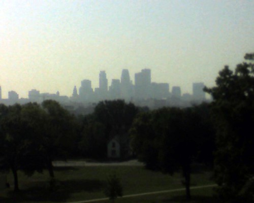 Downtown Minneapolis from Fairview Park